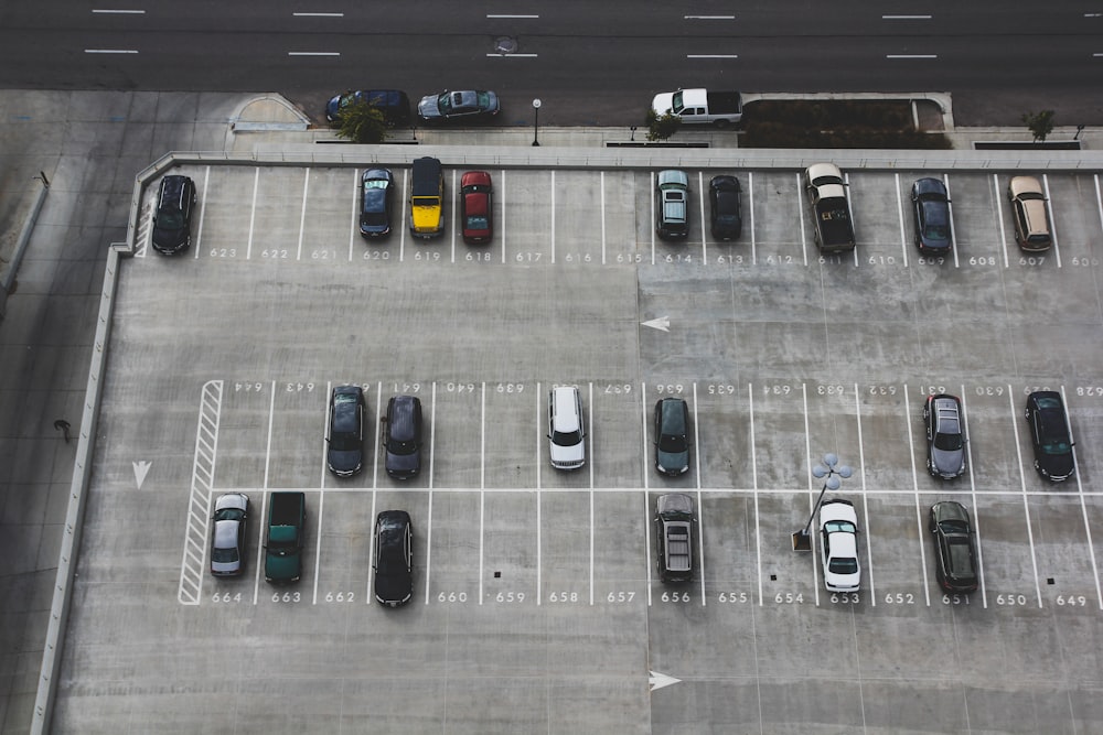 Inmueble: Lote de 5 Plazas de Garaje en Rentabilidad en Nervión en Sevilla